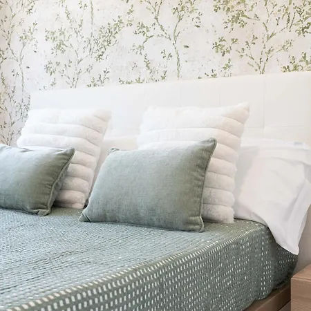 Deluxe By Castrelos Apartment *