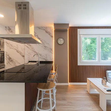 Deluxe By Castrelos Apartment