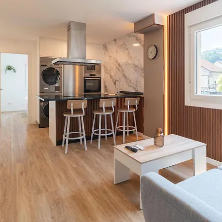 Deluxe By Castrelos Apartment Vigo