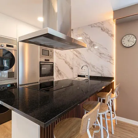 Deluxe By Castrelos Apartment