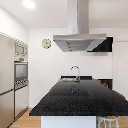 Deluxe By Castrelos Apartment *
