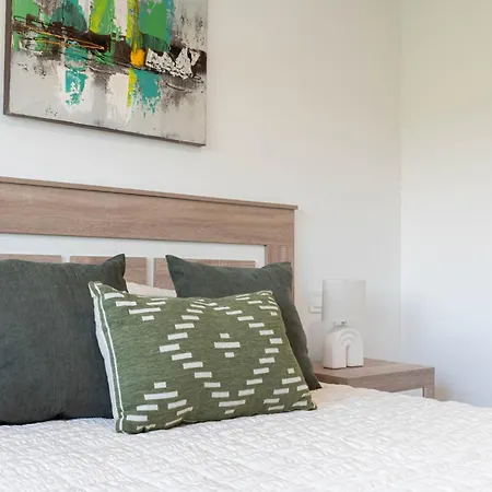 Deluxe By Castrelos Apartment *